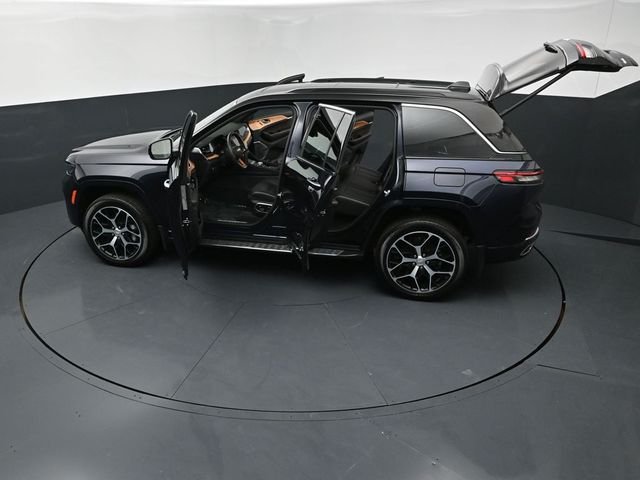 Used 2024 Black Jeep Summit Reserve image 27