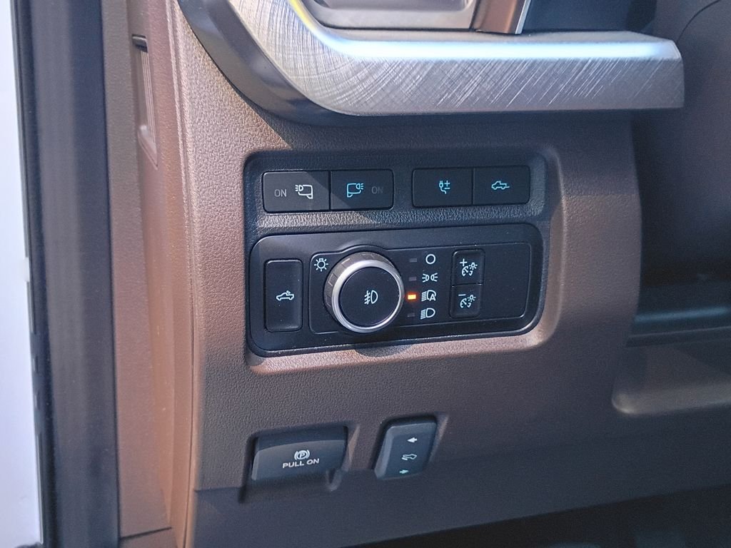 Used 2023 White Ford King Ranch image 17