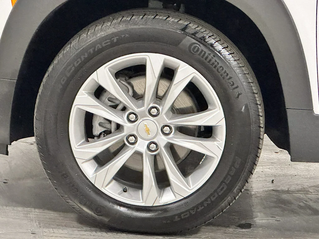 Used 2023 SUMMIT WHITE Chevrolet LS image 34