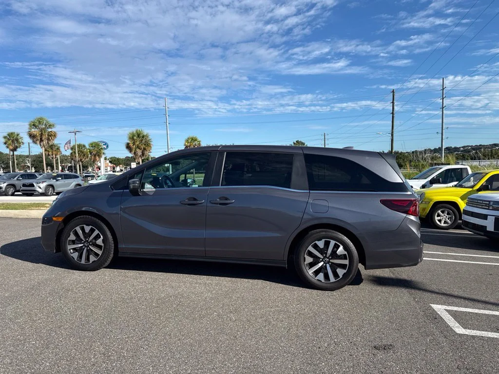 Used 2025 Gray Honda EX-L image 4