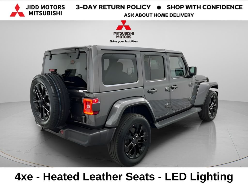 Used 2025 Crystal Metallic Jeep Sahara 4xe image 4