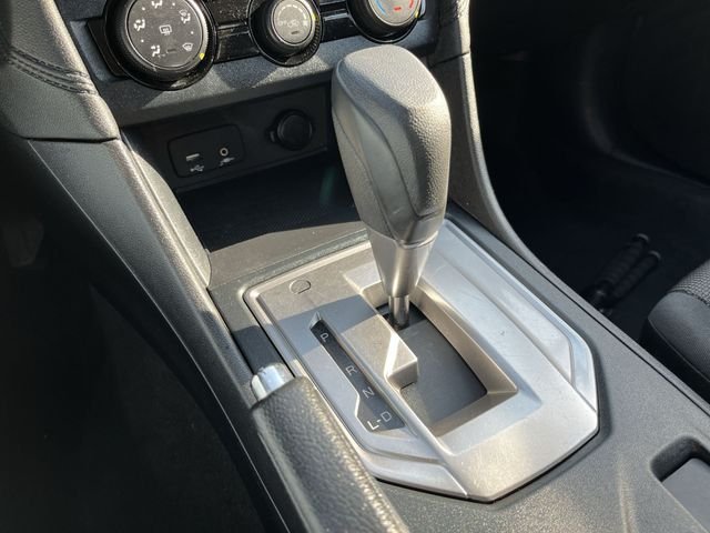 Used 2023 White Subaru Base image 22