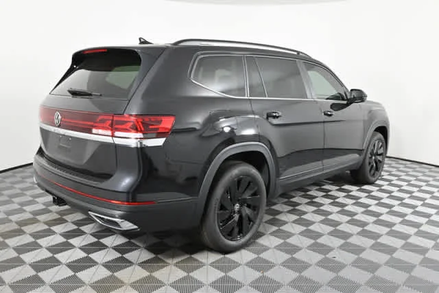 New 2026 Deep Black Pearl Volkswagen 2.0T SE w/Technology image 8