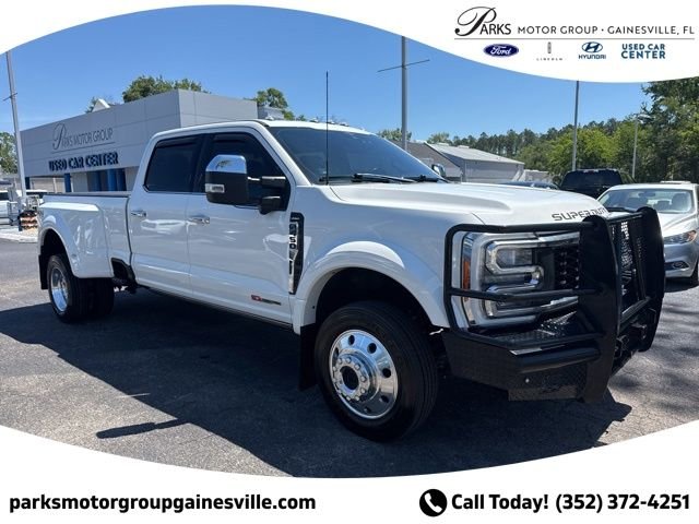 2023 Ford F-450 Lariat 4x4 Crew Cab 8' Box DRW's photo