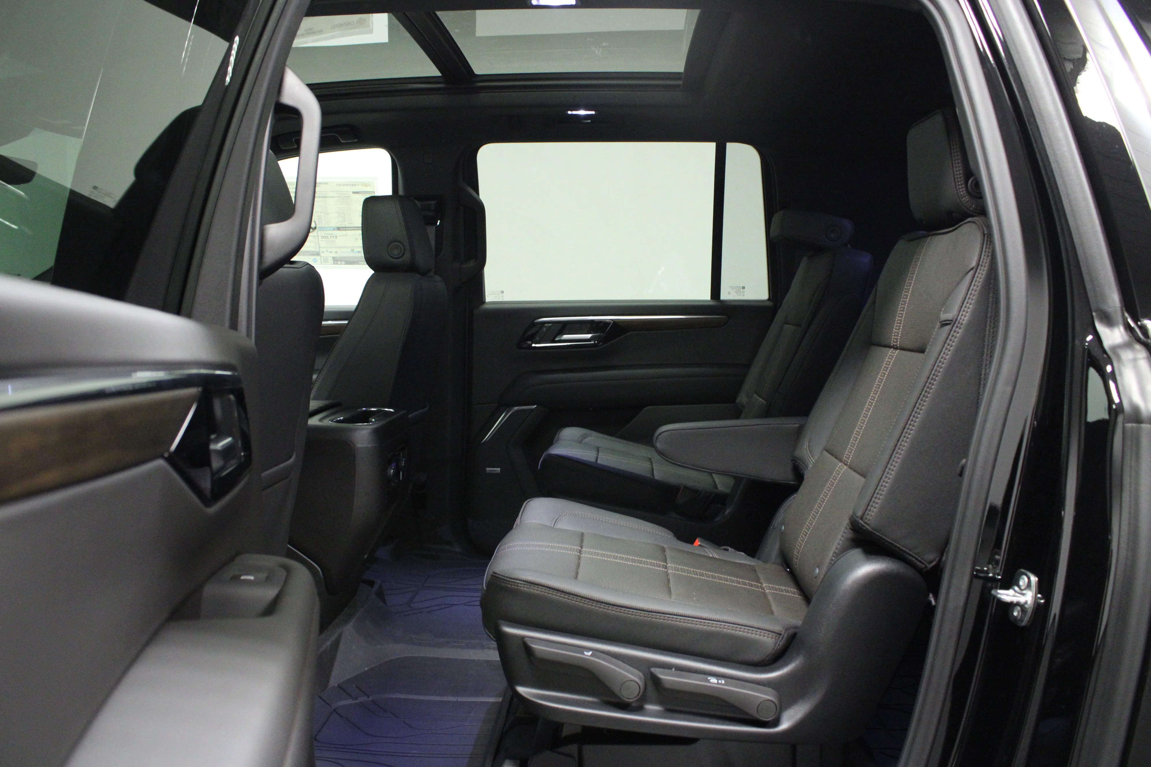 2026 Chevrolet Suburban High Country - Photo 13