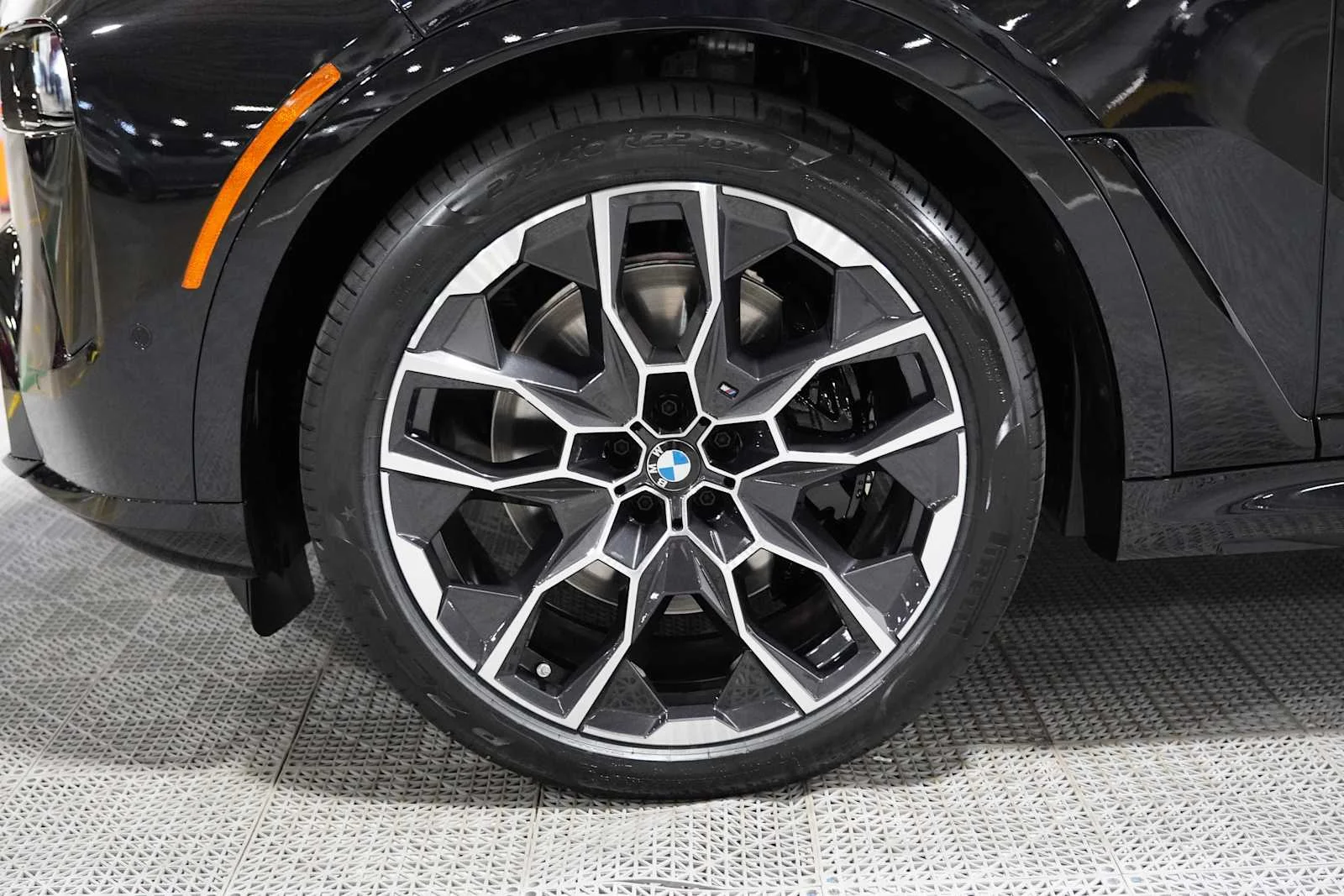New 2027 Black Sapphire Metallic BMW M60i image 7