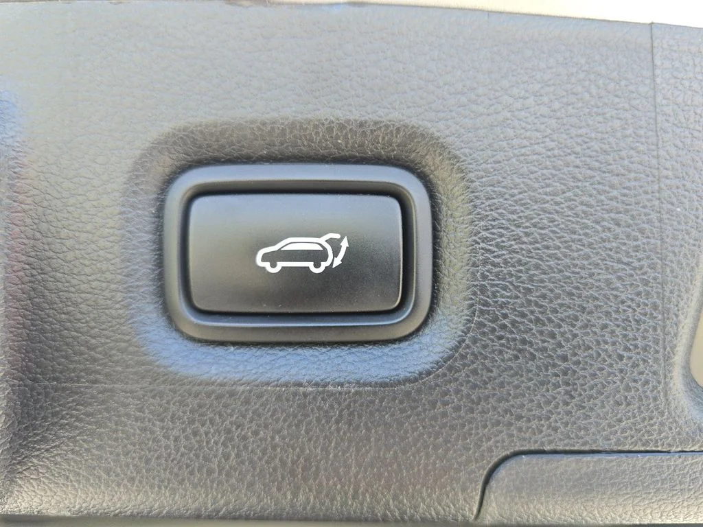 Used 2023 Silver Hyundai XRT image 19