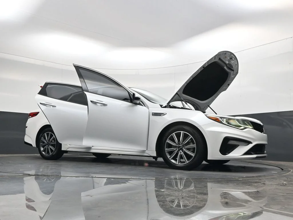 Used 2019 White Kia EX image 55