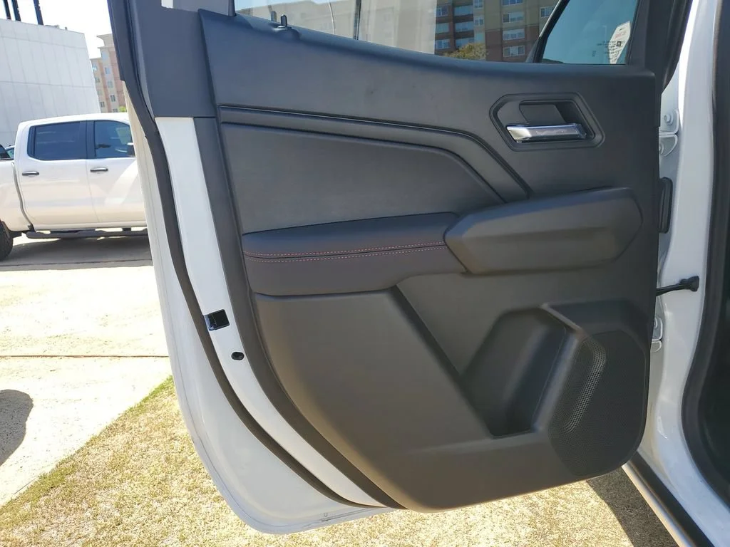 2026 Chevrolet Colorado Z71 - Photo 15