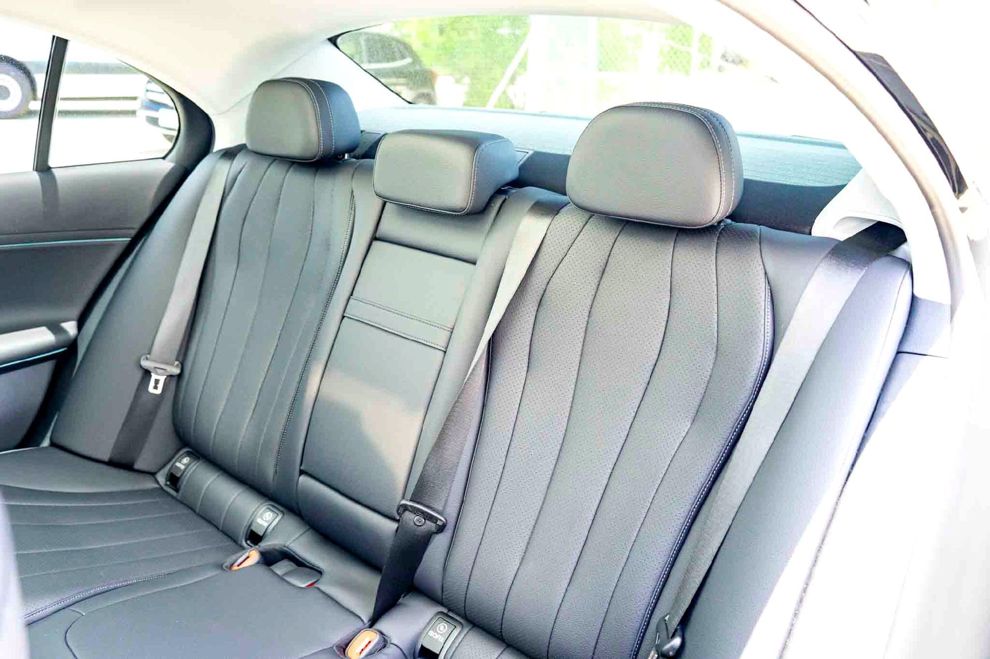 Used 2025 Black Mercedes-Benz E 350 image 23