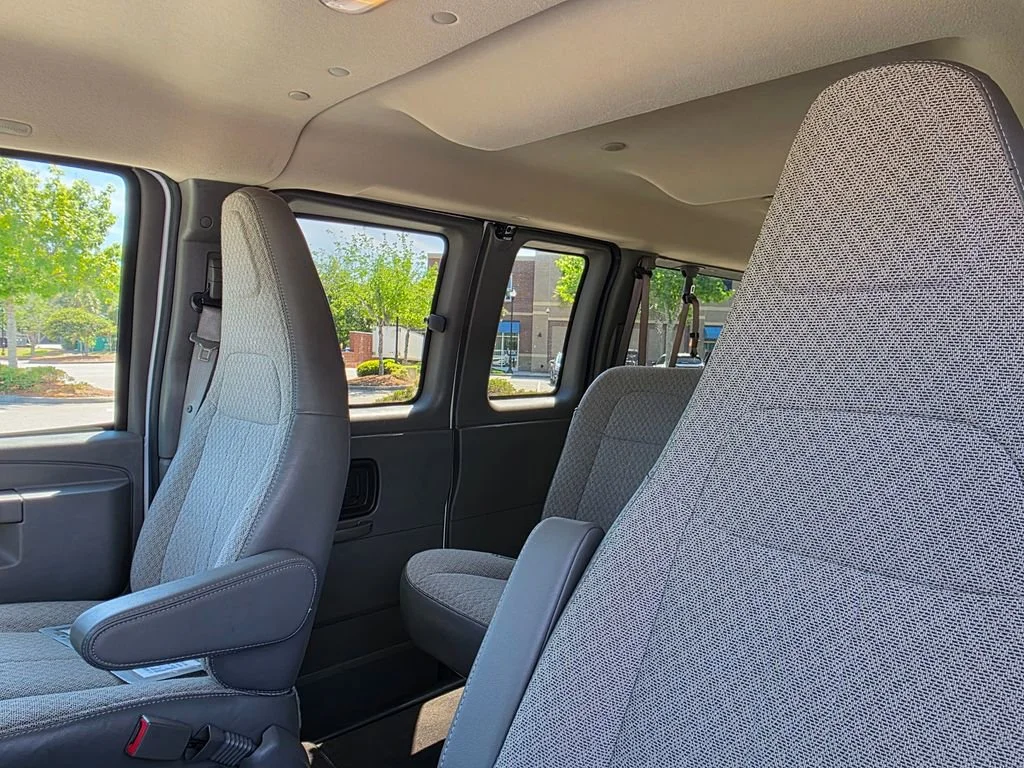Used 2025 Summit White Chevrolet 1LS image 12