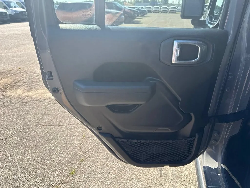 Used 2022 Gray Jeep Unlimited Rubicon image 26