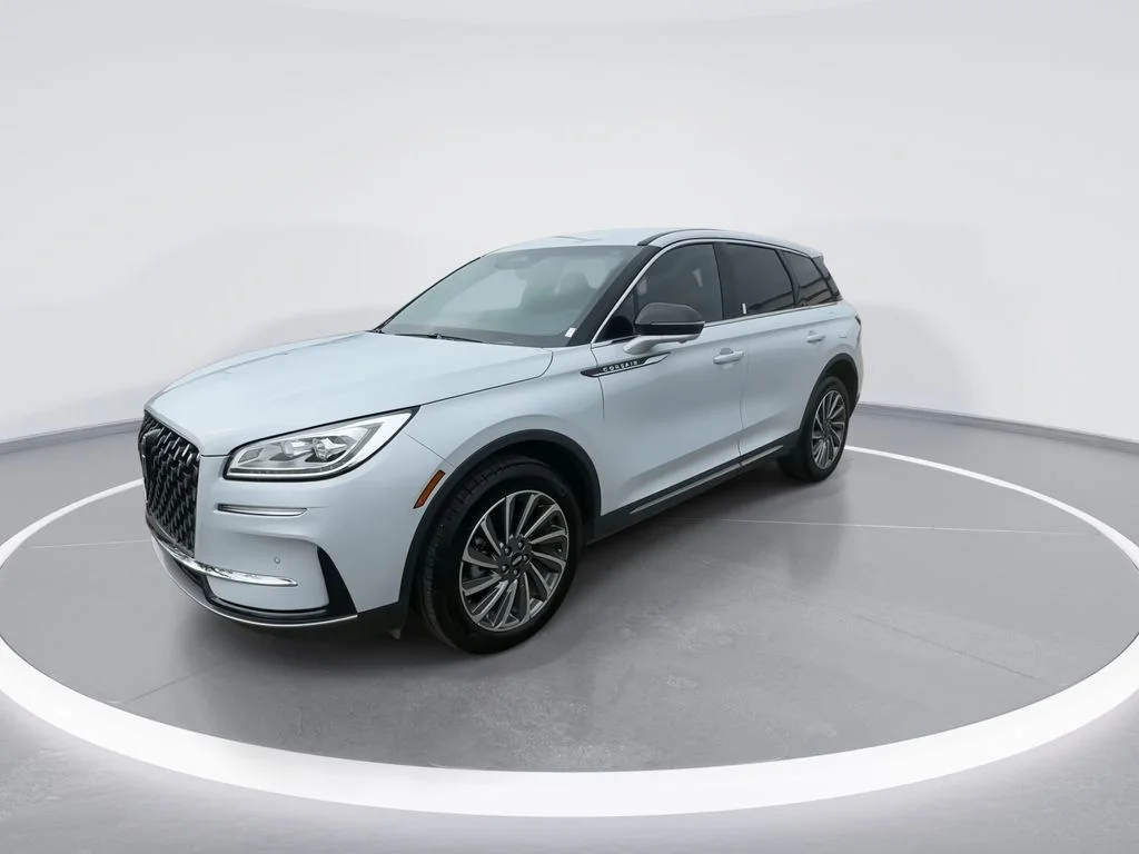 Used 2025 White Lincoln Reserve image 4