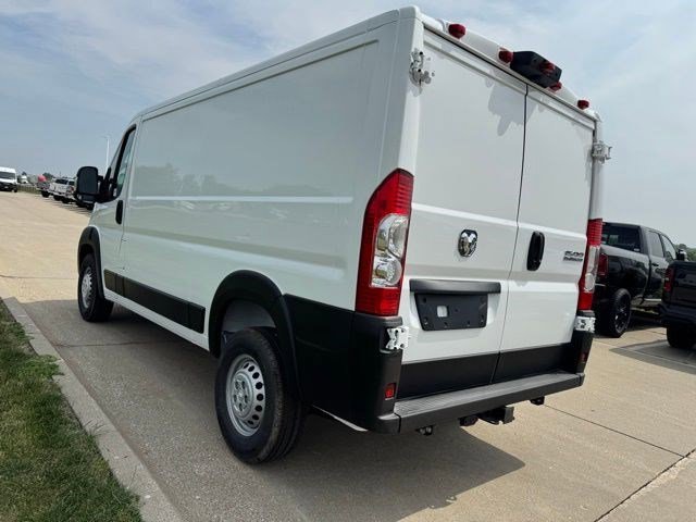 New 2025 Bright White Clearcoat RAM Tradesman image 4