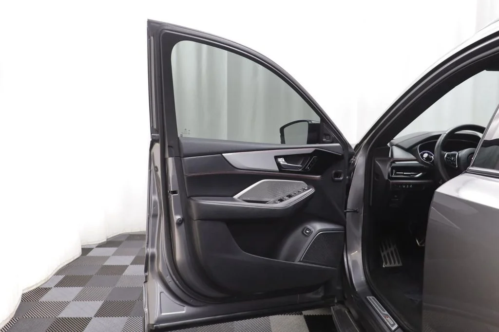 Used 2023 Liquid Carbon Metallic Acura A-Spec image 4