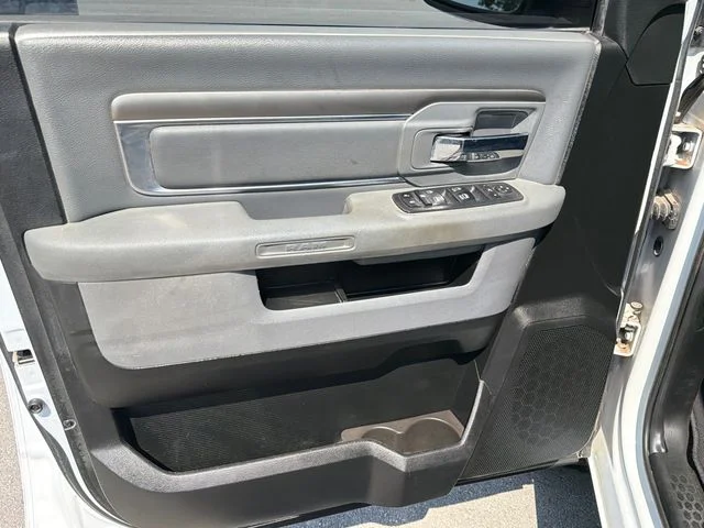 Used 2019 White Ram Warlock image 16
