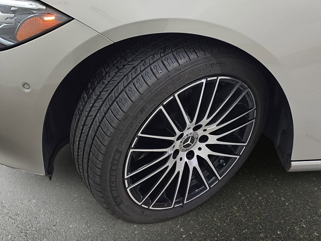 Used 2022 Gold Mercedes-Benz C 300 image 33