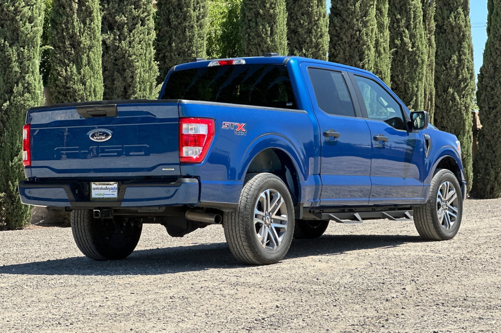 Used 2022 Blue Ford  image 4