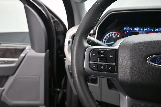 Used 2023 Black Ford XLT image 16