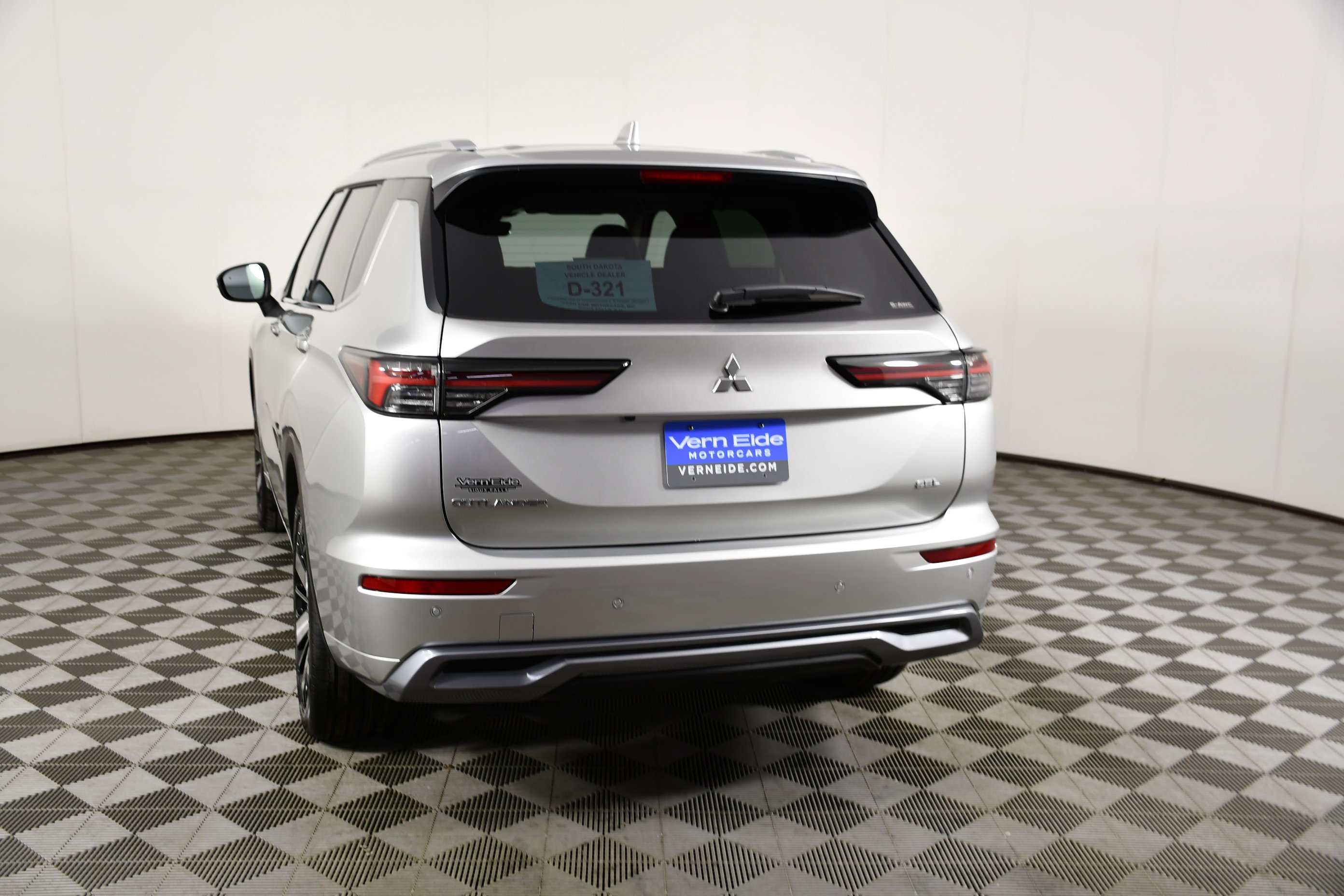 New 2026 Alloy Silver Metallic Mitsubishi SEL image 7