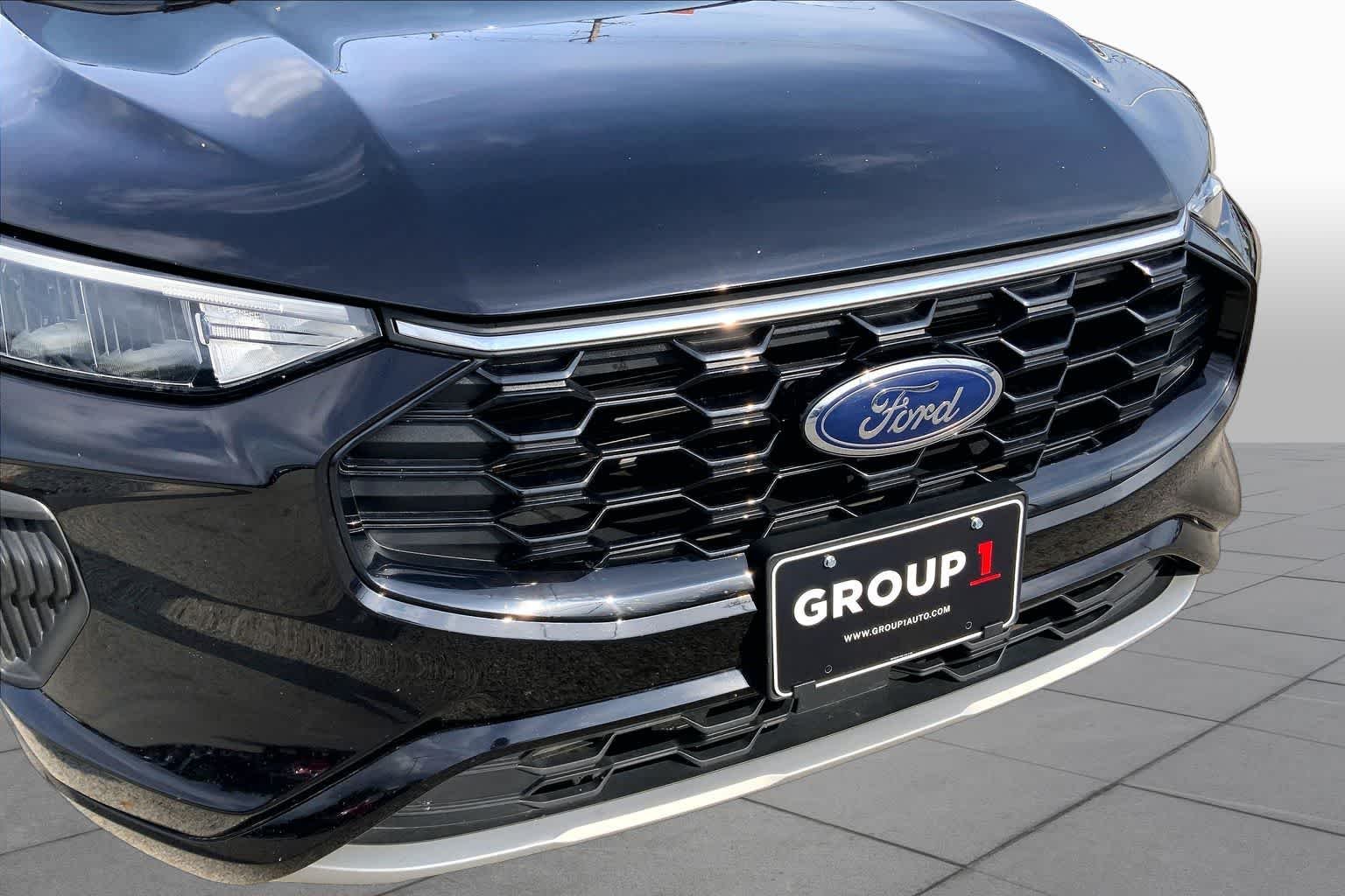 Used 2024 Agate Black Metallic Ford ST-Line image 28