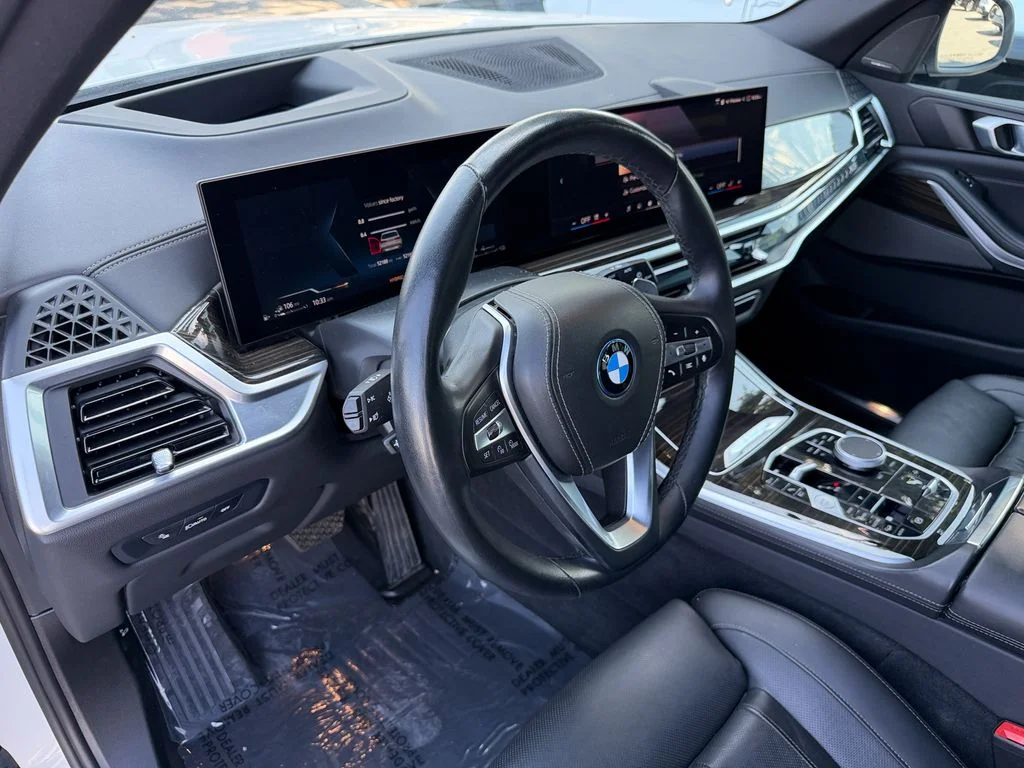 Used 2025 Alpine White BMW xDrive50e image 10