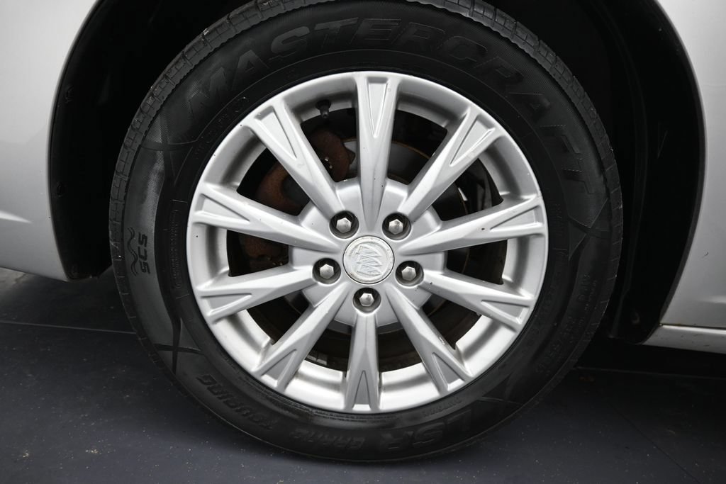 Used 2009 Quicksilver Metallic Buick CX image 32
