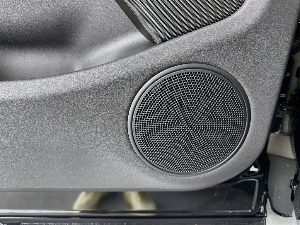 New 2026 Santorini Black Land Rover Hoxton Edition image 19