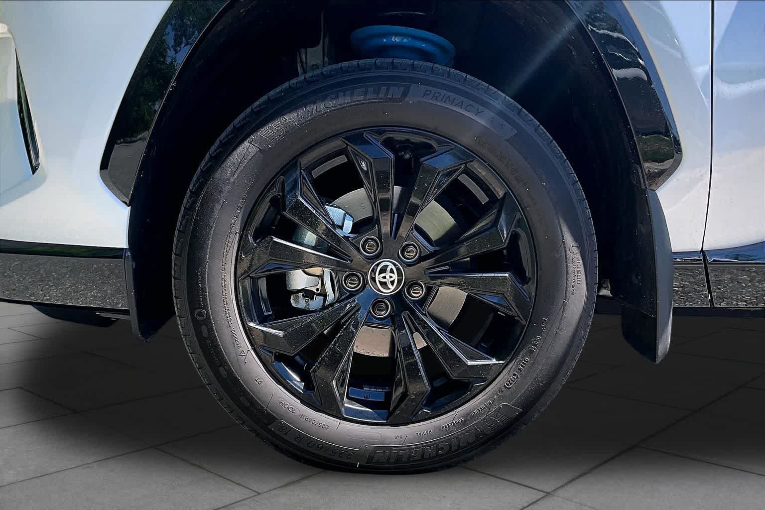 Used 2024 Wind Chill Pearl/Midnight Black Metallic Toyota Hybrid XSE image 11
