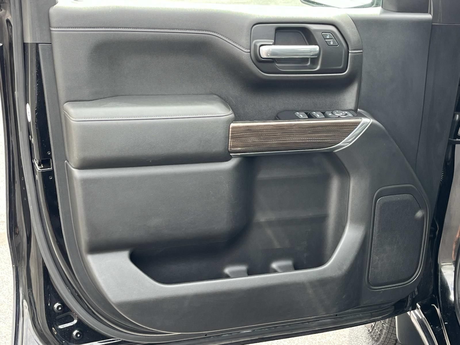 Used 2019 BLACK Chevrolet LT image 23