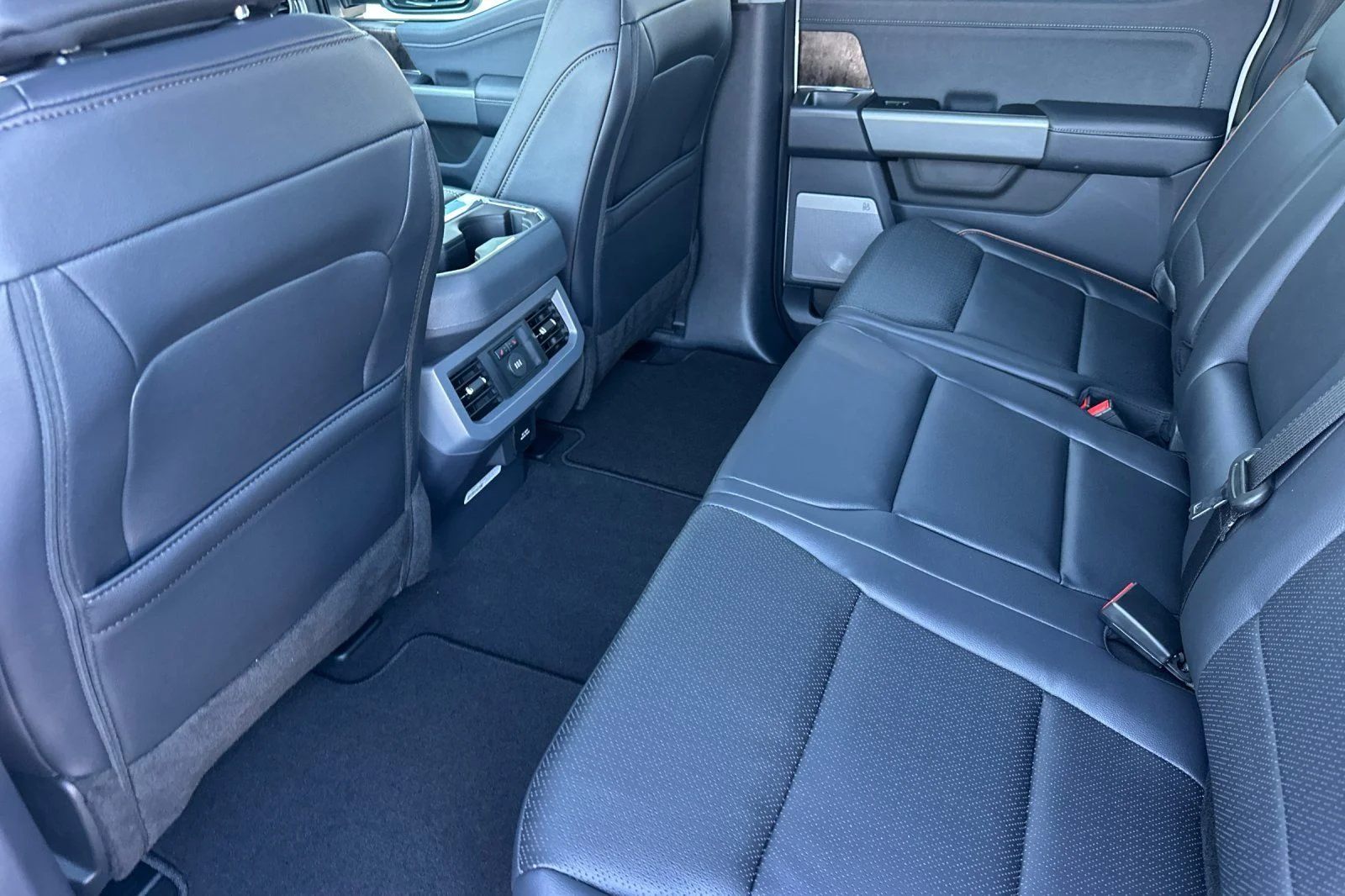 2026 Ford F-350 Super Duty Lariat - Photo 11