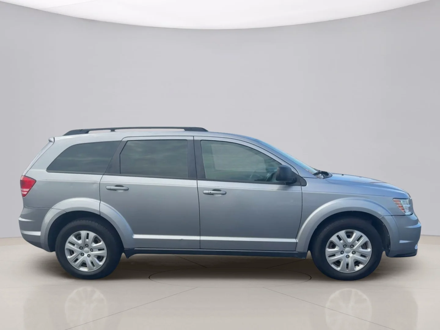 Used 2018 Silver Dodge SE image 6