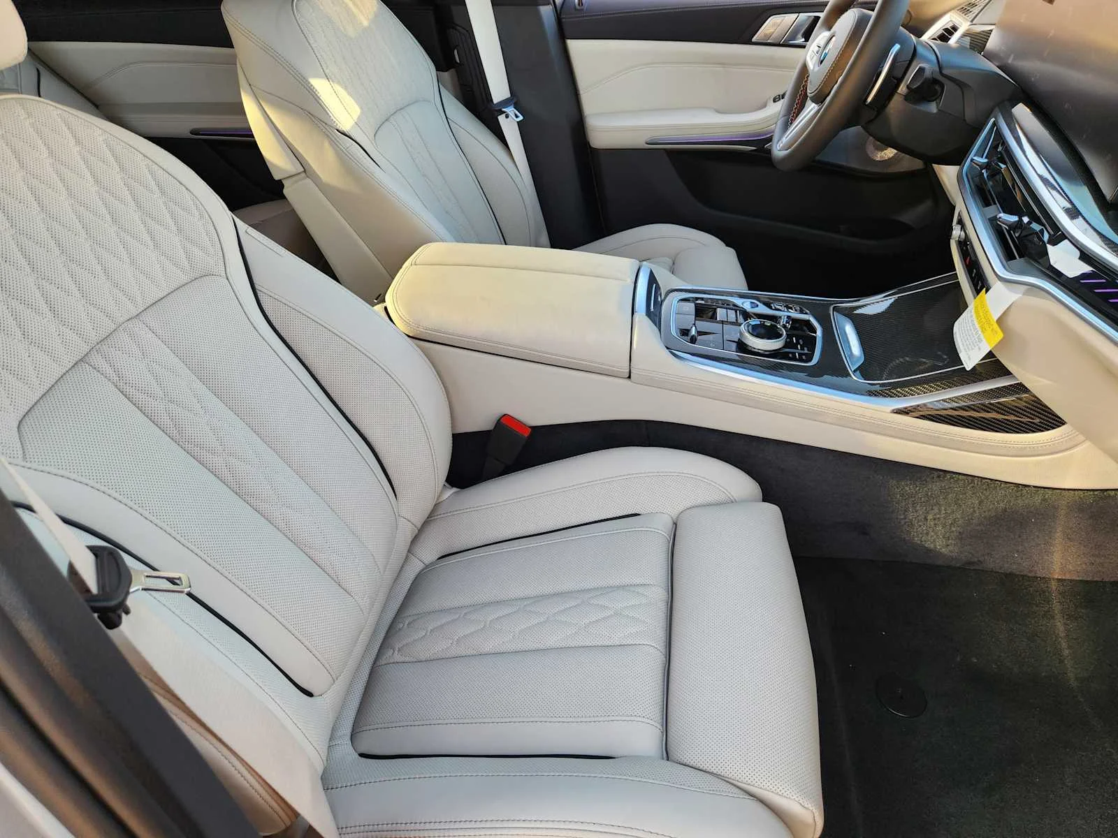 New 2027 Brooklyn Grey Metallic BMW M60i image 5