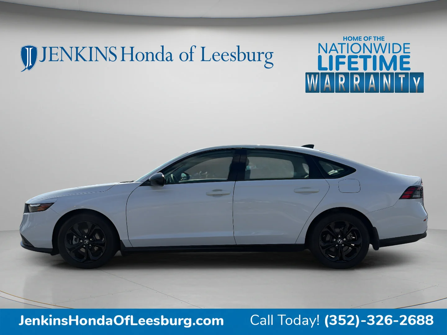 Certified Used 2025 Platinum White Pearl Honda SE image 35