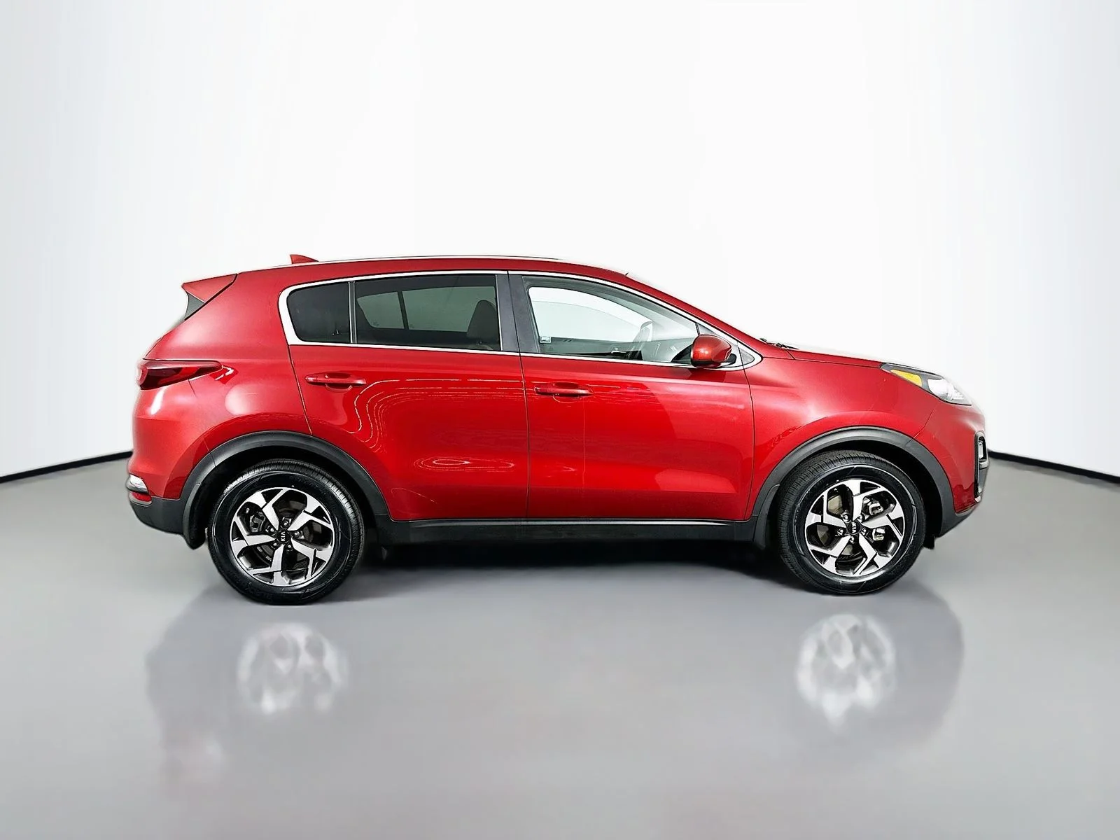 Used 2021 Hyper Red Kia LX image 9