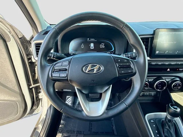 Used 2025 Gray Hyundai SEL image 11