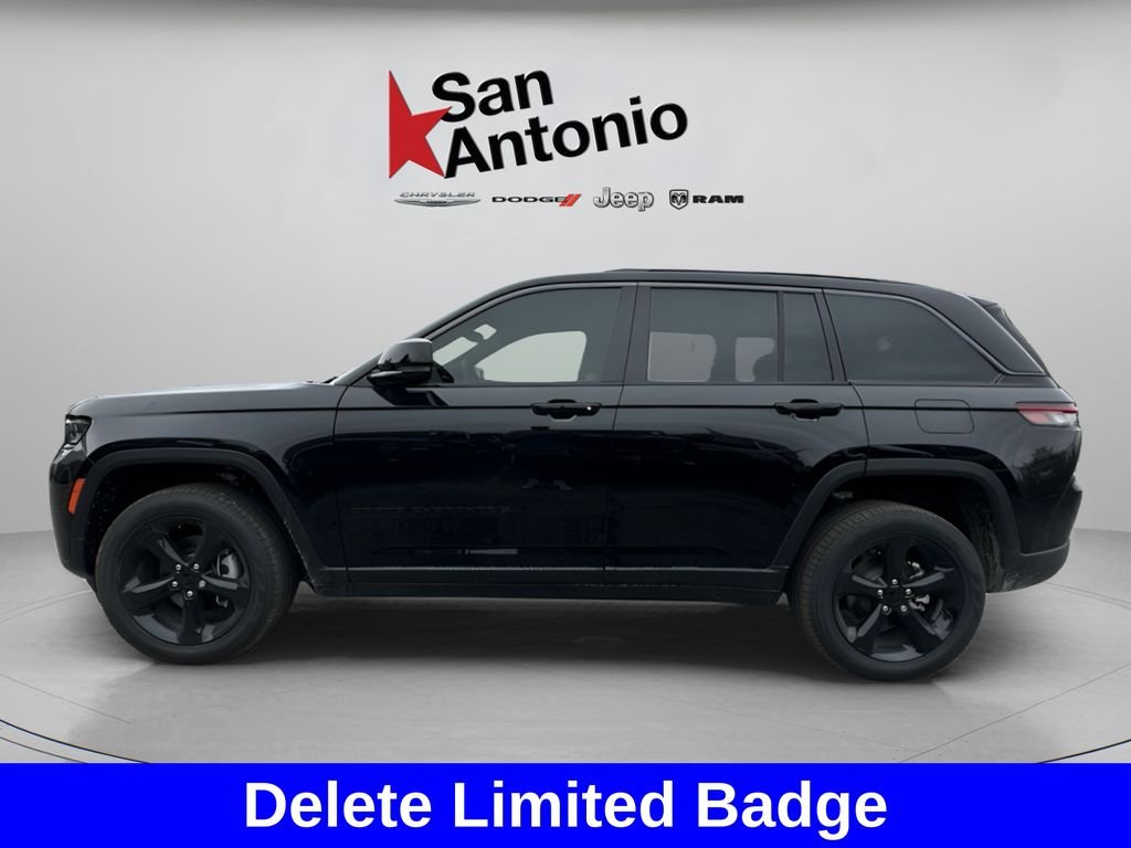 New 2026 Diamond Black Crystal Pearlcoat Jeep Limited image 8