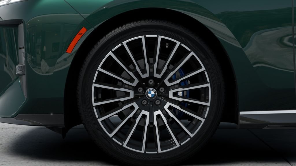 New 2027 Vancouver Green Metallic BMW 740 image 7