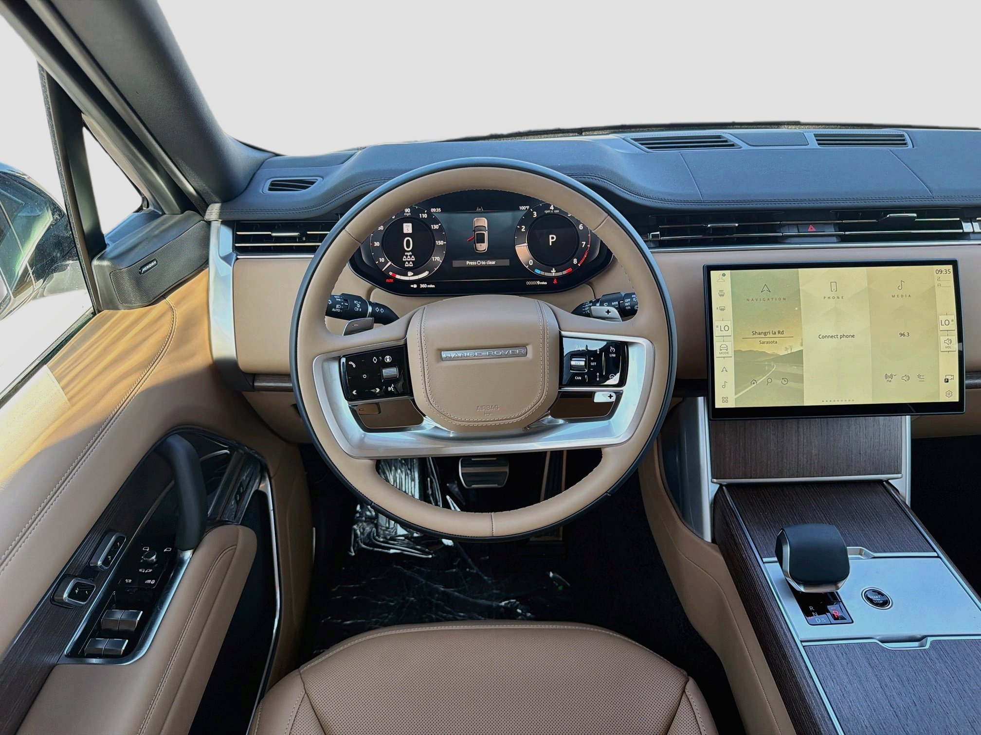 New 2026 Fuji White Land Rover SE image 18