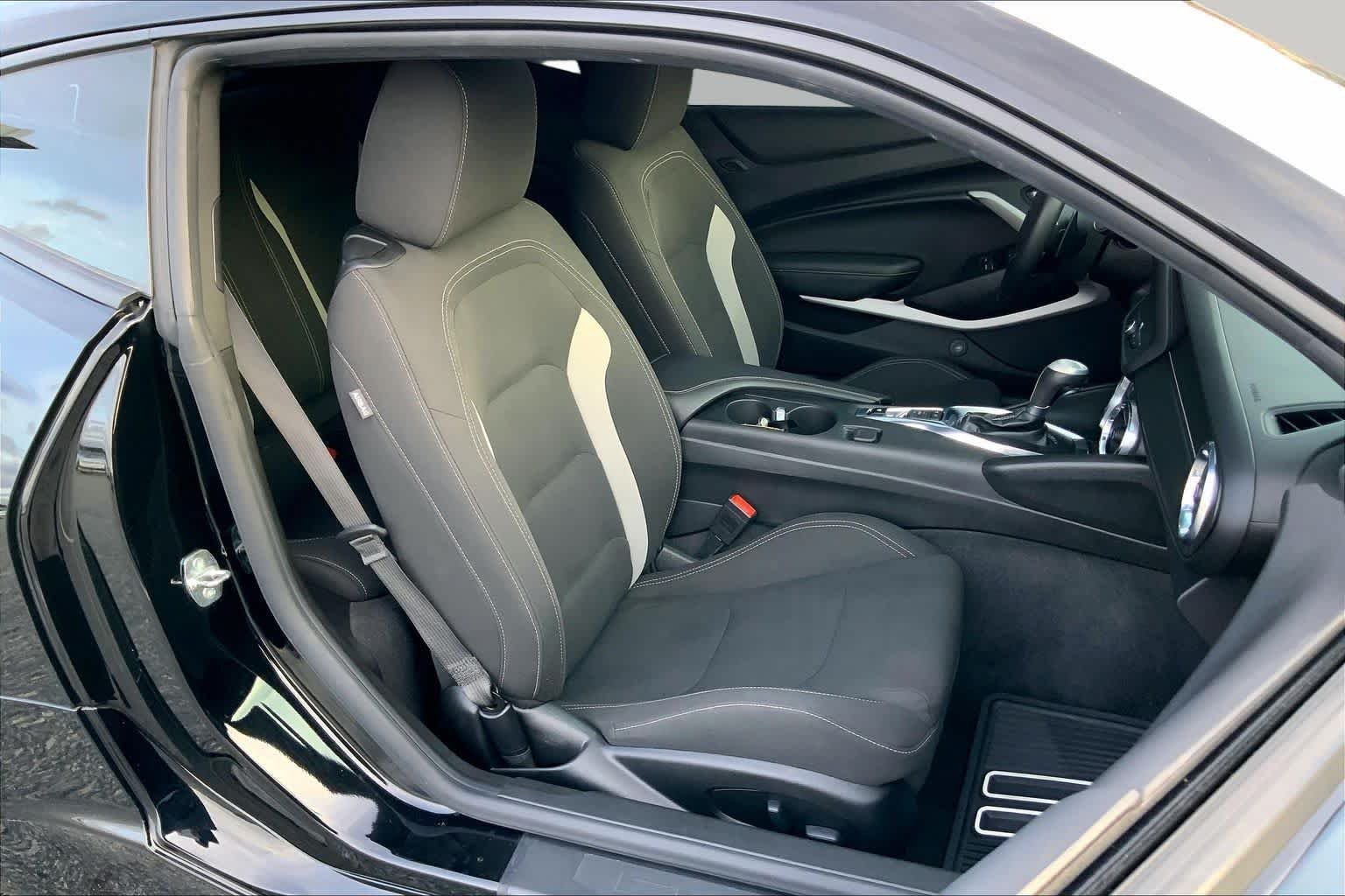 Used 2020 Black Chevrolet 1LT image 8