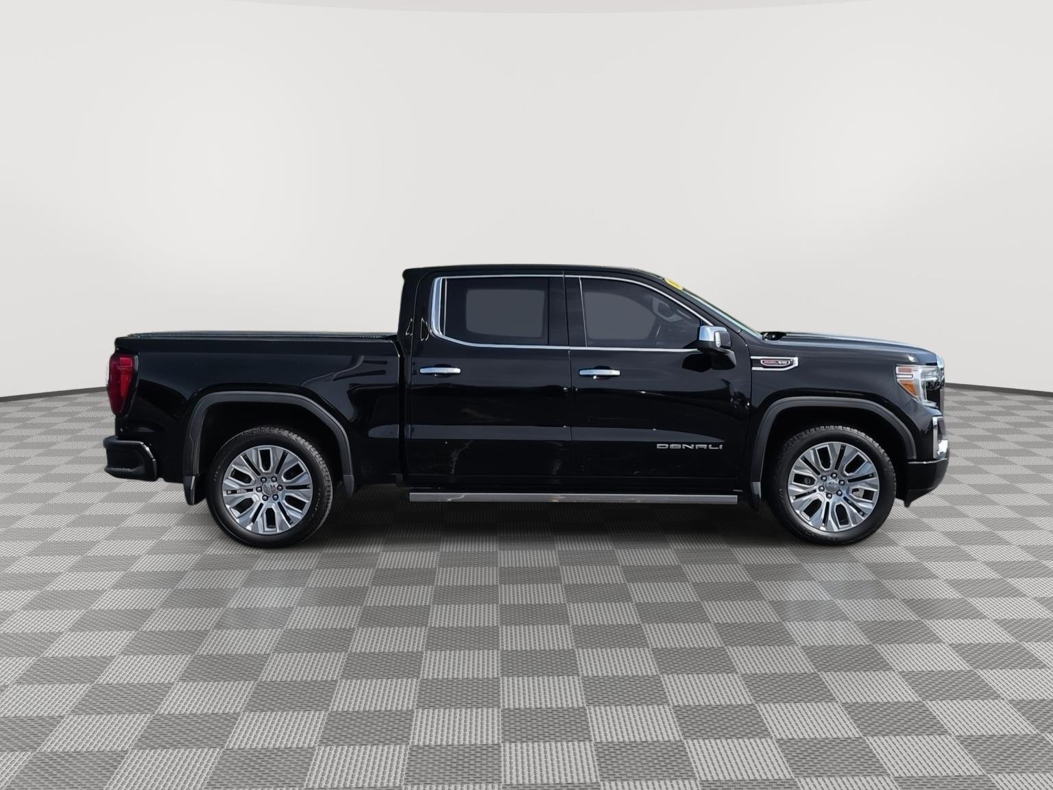 Used 2022 Onyx Black GMC Denali image 24