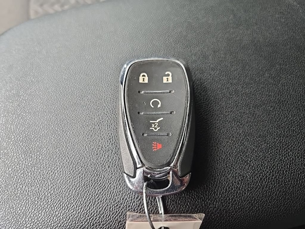 Used 2024 White Chevrolet LT image 97