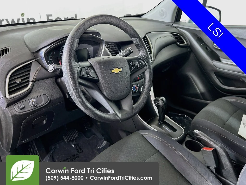 Used 2020 Chevrolet Trax LS with VIN 3GNCJNSBXLL274231 for sale in Pasco, WA