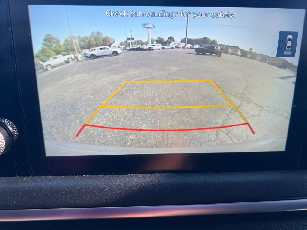 Used 2020 Gray Hyundai SE image 14