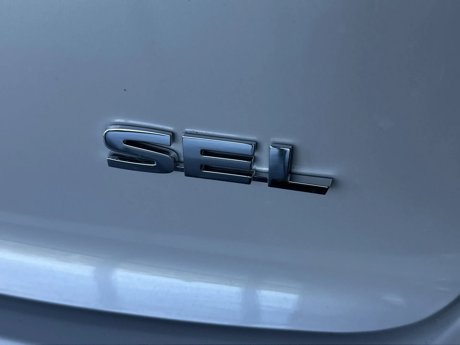 New 2026 White Diamond Mitsubishi SEL image 22