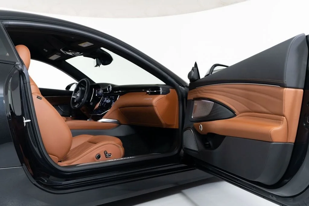 Used 2025 Nero Assoluto Metallic Maserati Granturismo image 30