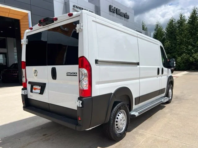 Used 2025 White Ram Base image 3