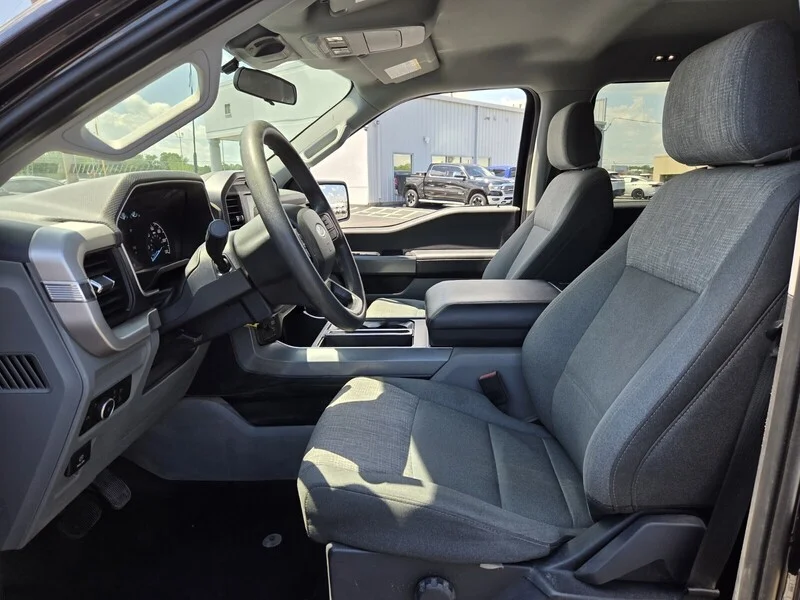 Used 2022 Agate Black Metallic FORD XLT image 9