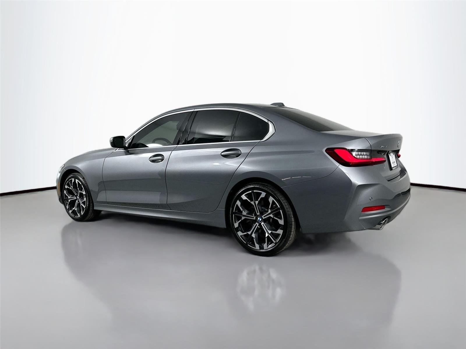 2026 BMW 3 Series 330i - Photo 7