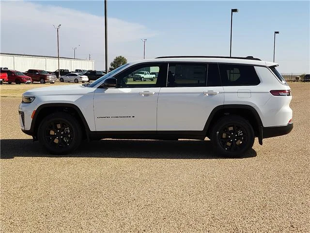 New 2026 White Jeep L LAREDO ALTITUDE 4X4 image 2